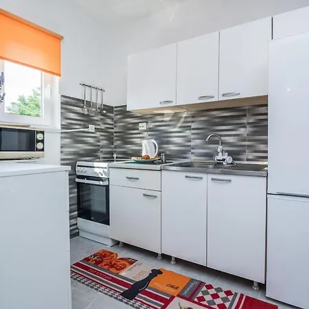 Emina Apartment *