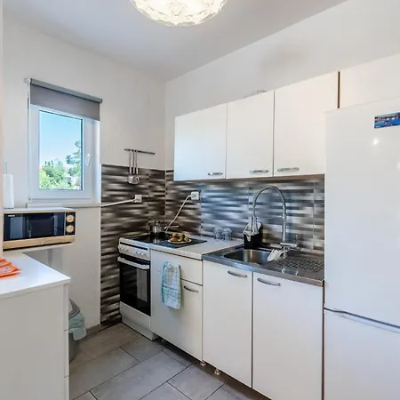 Emina Apartman *