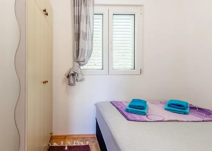 Apartman Emina Nin