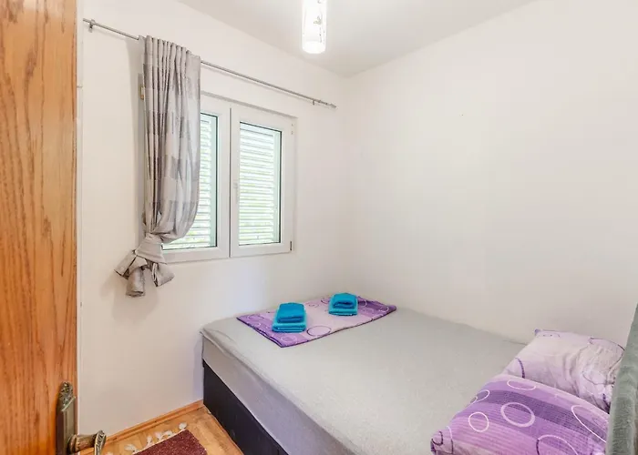 Apartman Emina Nin